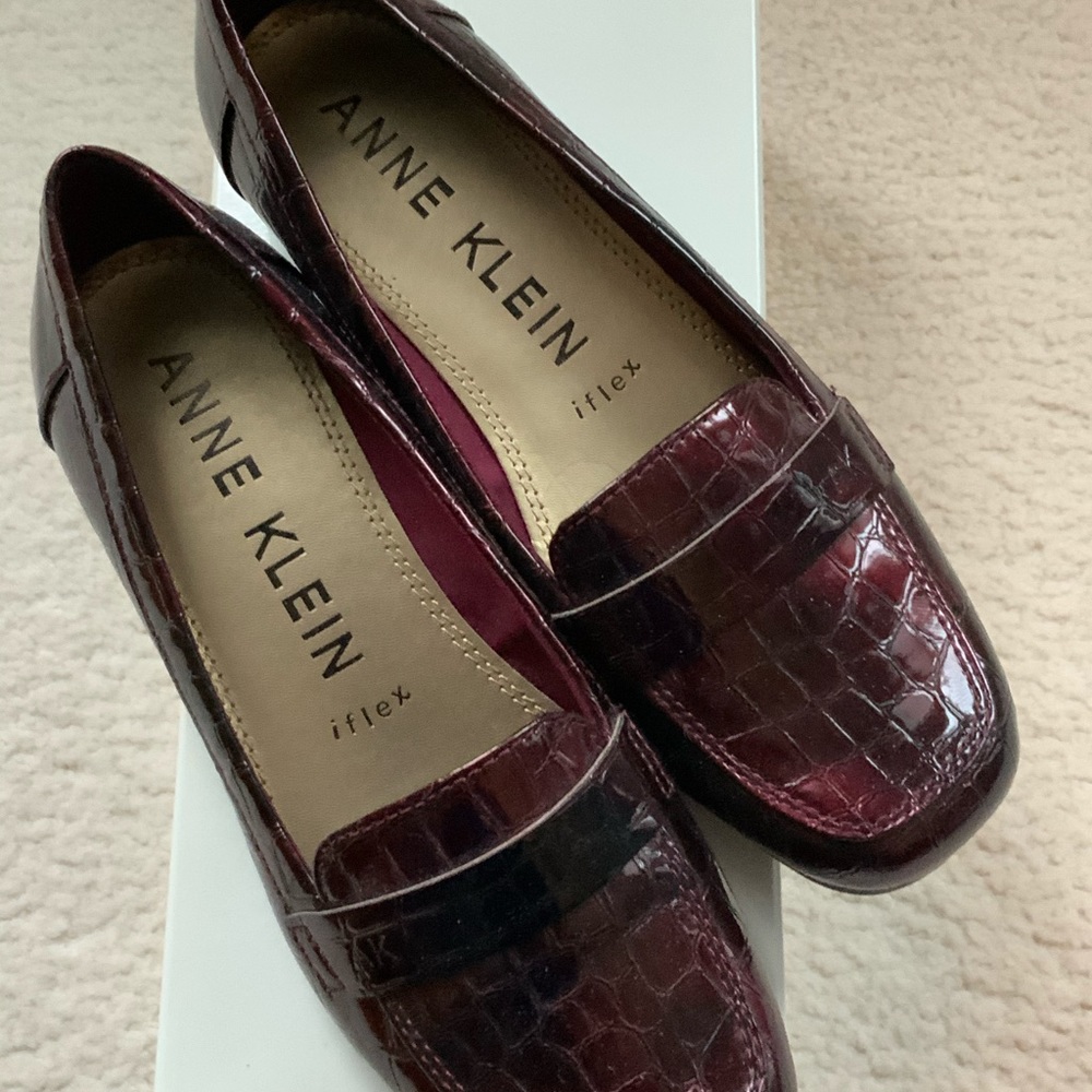 ANNE KLEIN IFLEX BURGUNDY KAMEDEN LOAFERS SHOES - Picture 2 of 8